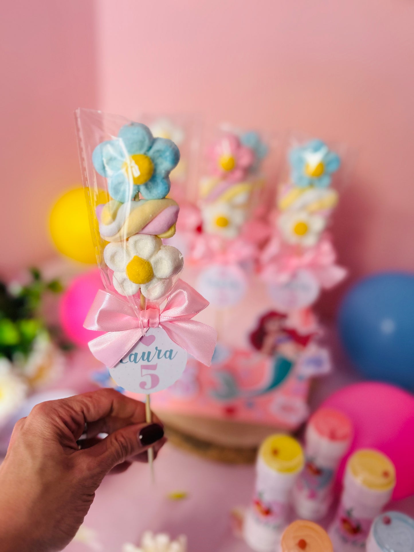 SPIEDINI DI MARSHMALLOW CON BASE PERSONALIZZATA