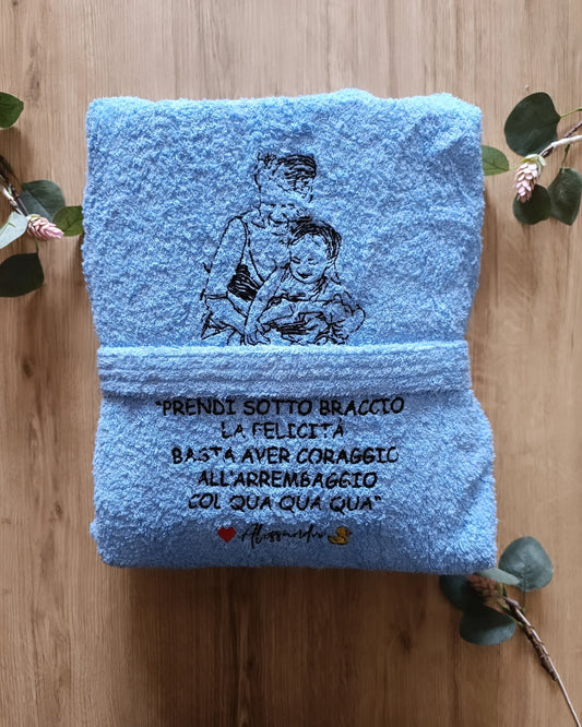 ACCAPPATOIO PERSONALIZZATO CON IL RICAMO DI UNA FOTO E DI UNA FRASE