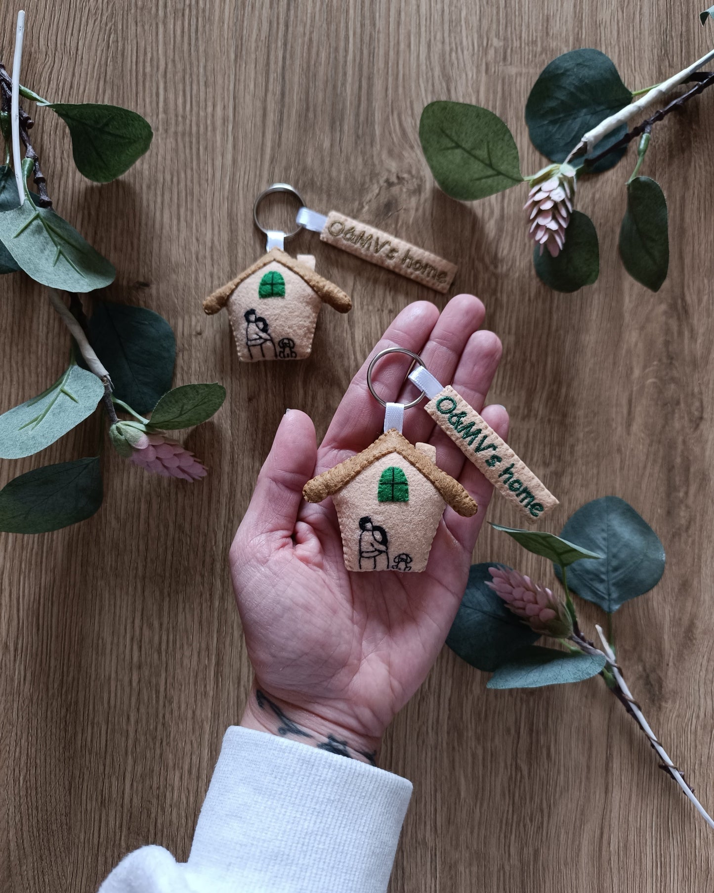 PORTACHIAVI CASETTE CON RICAMO A MANO