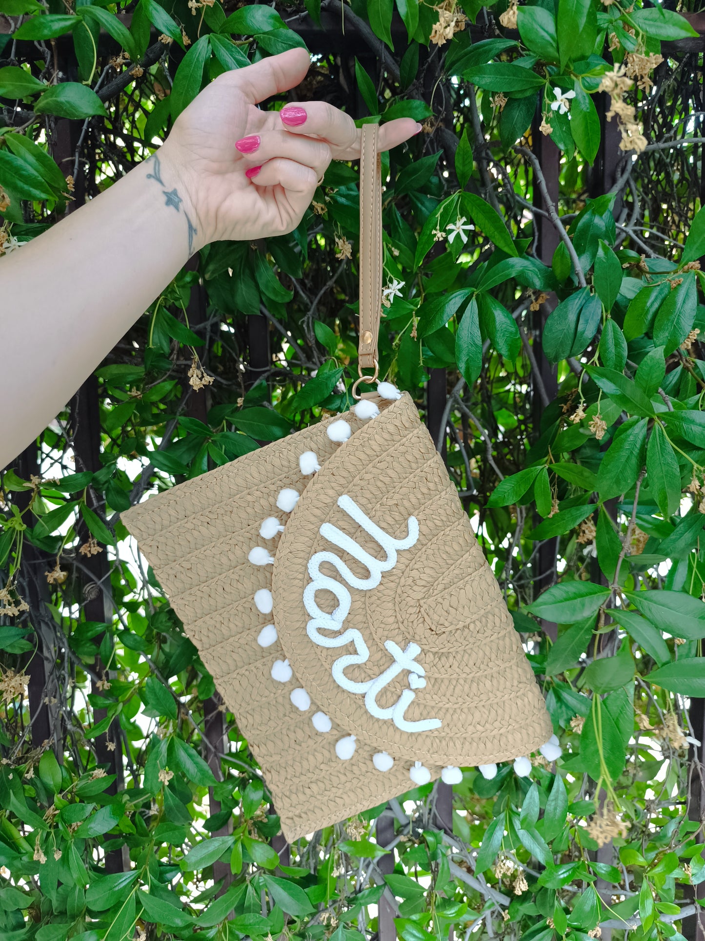 POCHETTE IN PAGLIA CON NOME E PON PON