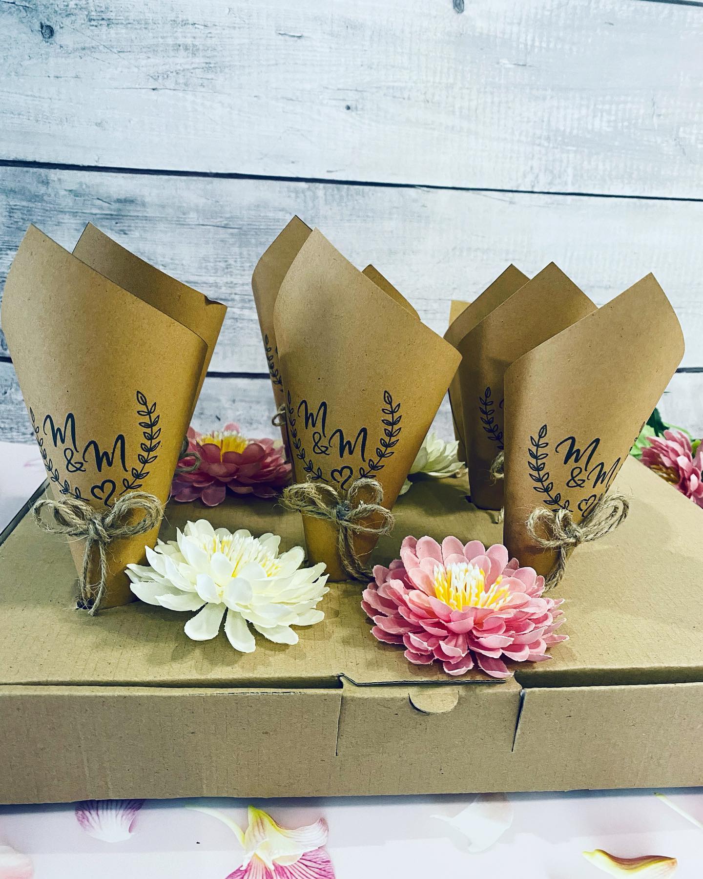 CONI RISO\PETALI - SET 10 PEZZI